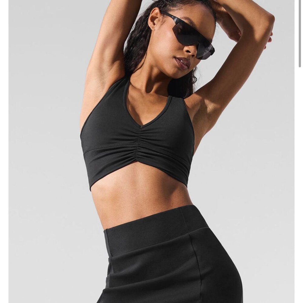 Alo Yoga Women's Black Crop-top
